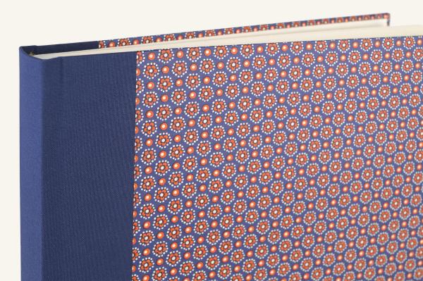 Fotoalbum, Leinenrücken blau, Einband kleines Muster geometrisch, blau, rot